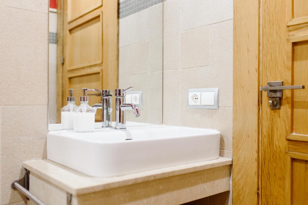 סביליה 1E Azofaifo St Apartment מראה חיצוני תמונה